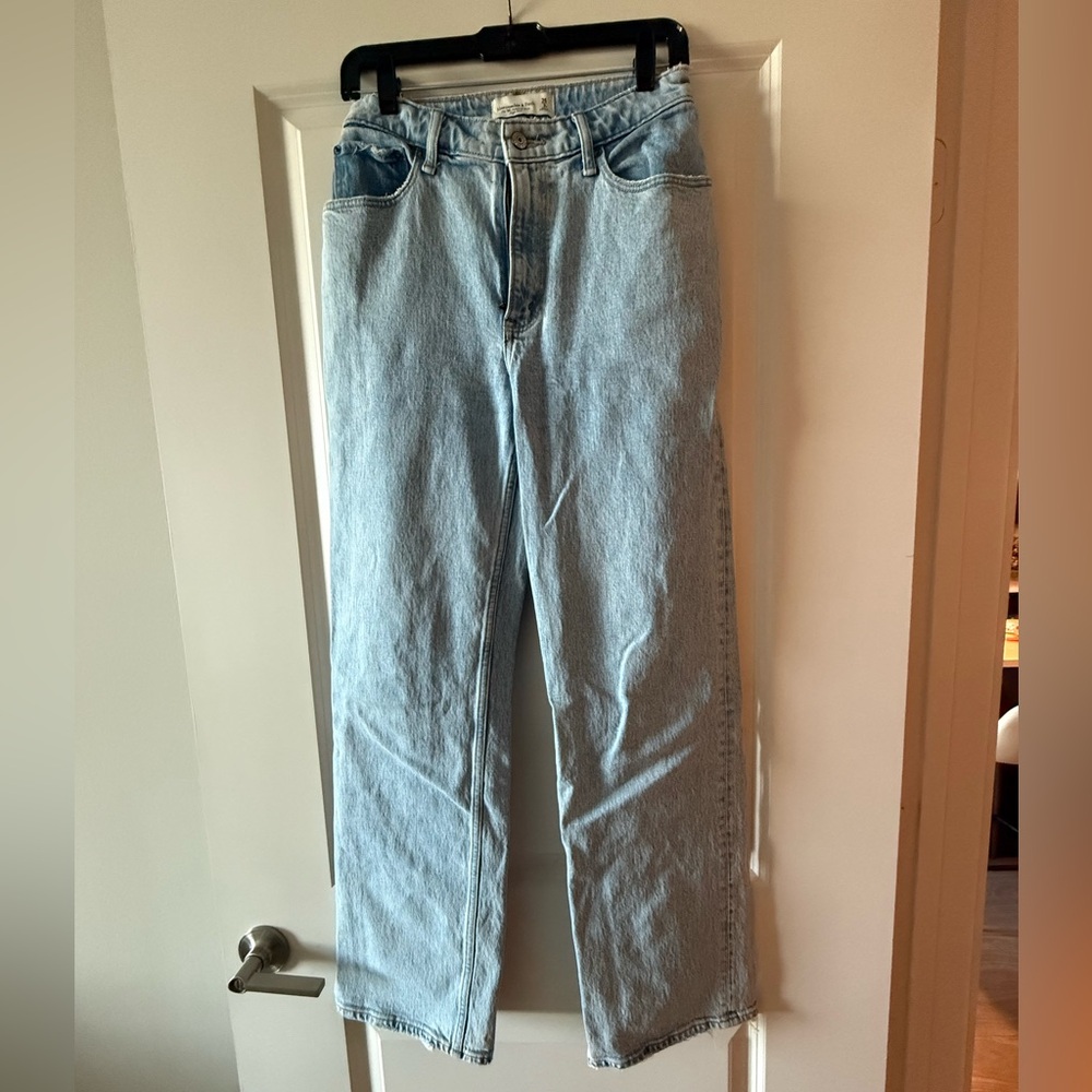 Abercrombie & Fitch “The 90’s Relaxed Jean” High Rise